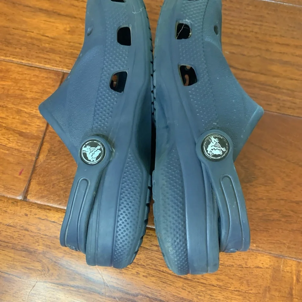 Crocs Comfort Baya Kids Classic Clogs Size C 13 Navy Blue Slip On Spellout logo